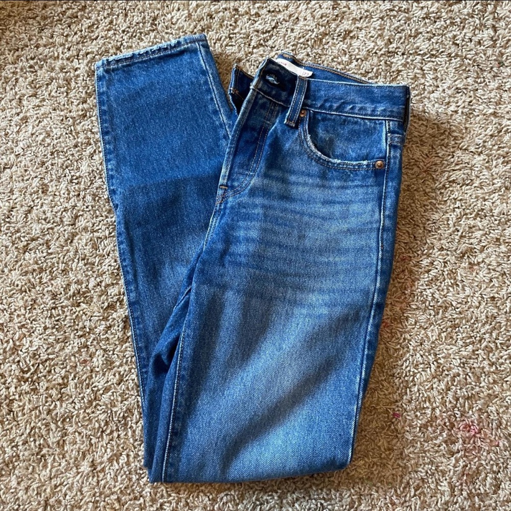 Levi’s medium wash wedgie jeans